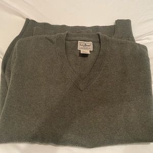 NWOT L.L. Bean v neck sweater